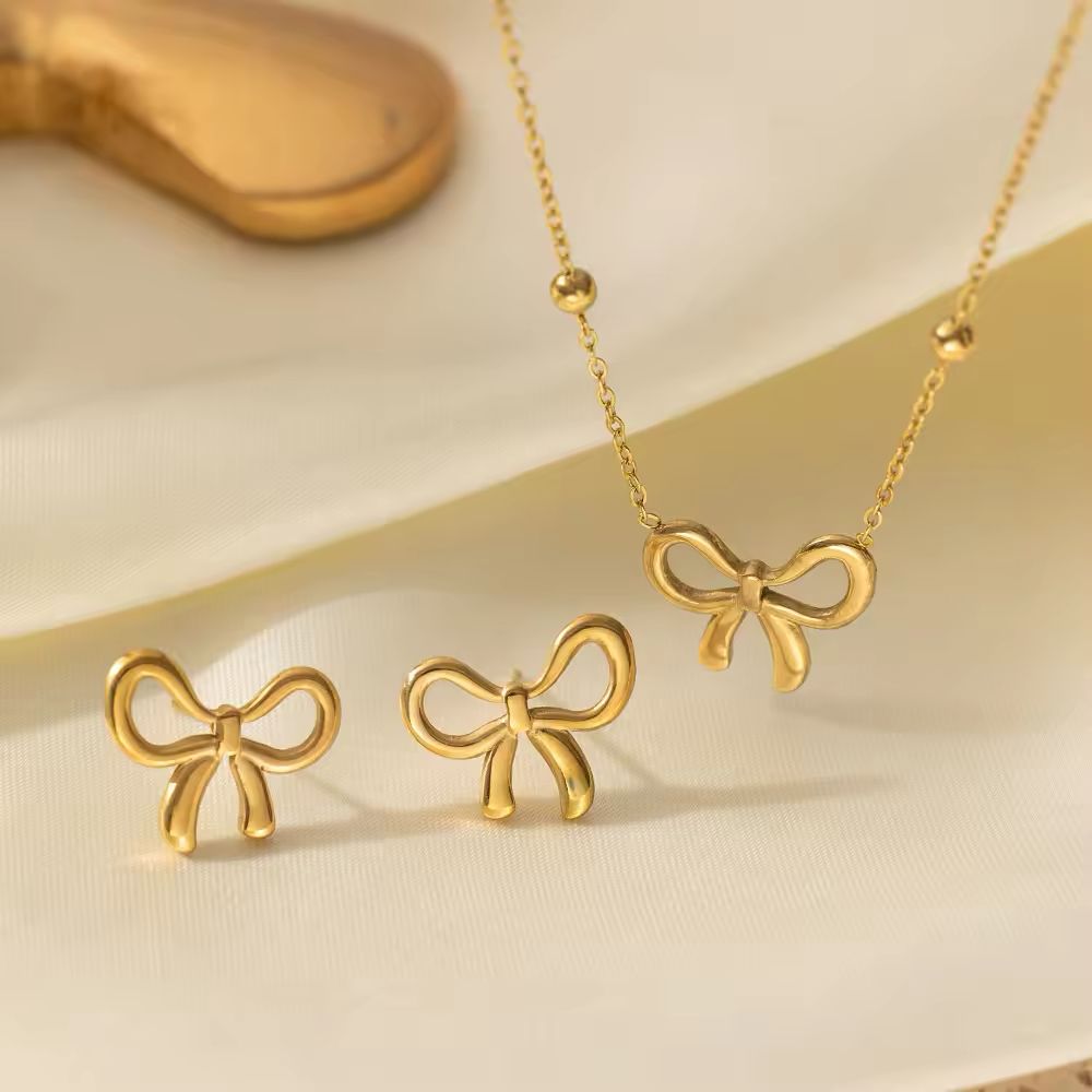Necklace & Earrings Set